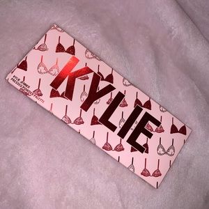 Kylie Cosmetics Valentine’s Day Palette